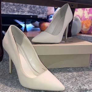 Nude Charlotte Russe pointed heals